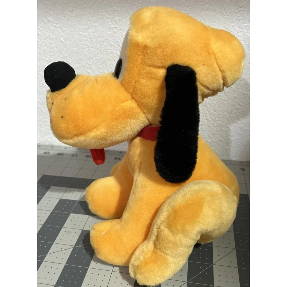 Walt Disney World Pluto Dog 9.5 in Plush Vintage 1980s Sitting Red Collar Puppy